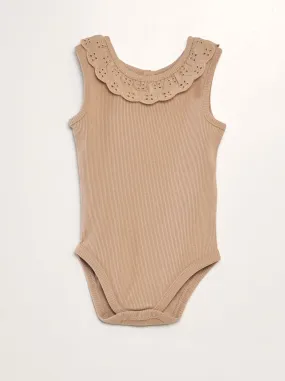 Body a coste con collo ricamato - BEIGE